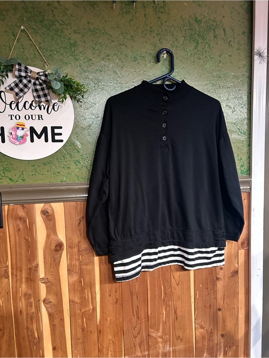 Nok Nok Tops - Women's Black Layered Pullover Top with Striped Hem